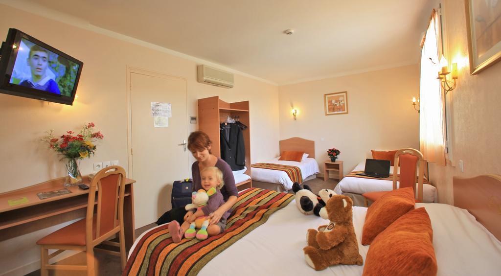 Logis Hotel Sandrina Niort Room photo